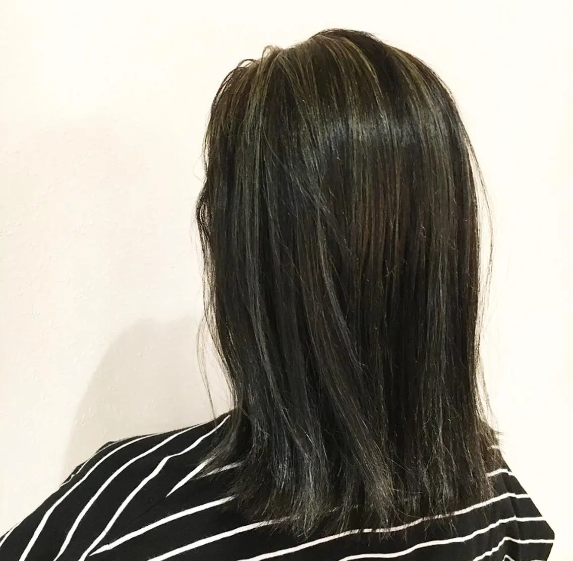 セミロング カラー ヘアカラー 宮内 真乃のヘアスタイル