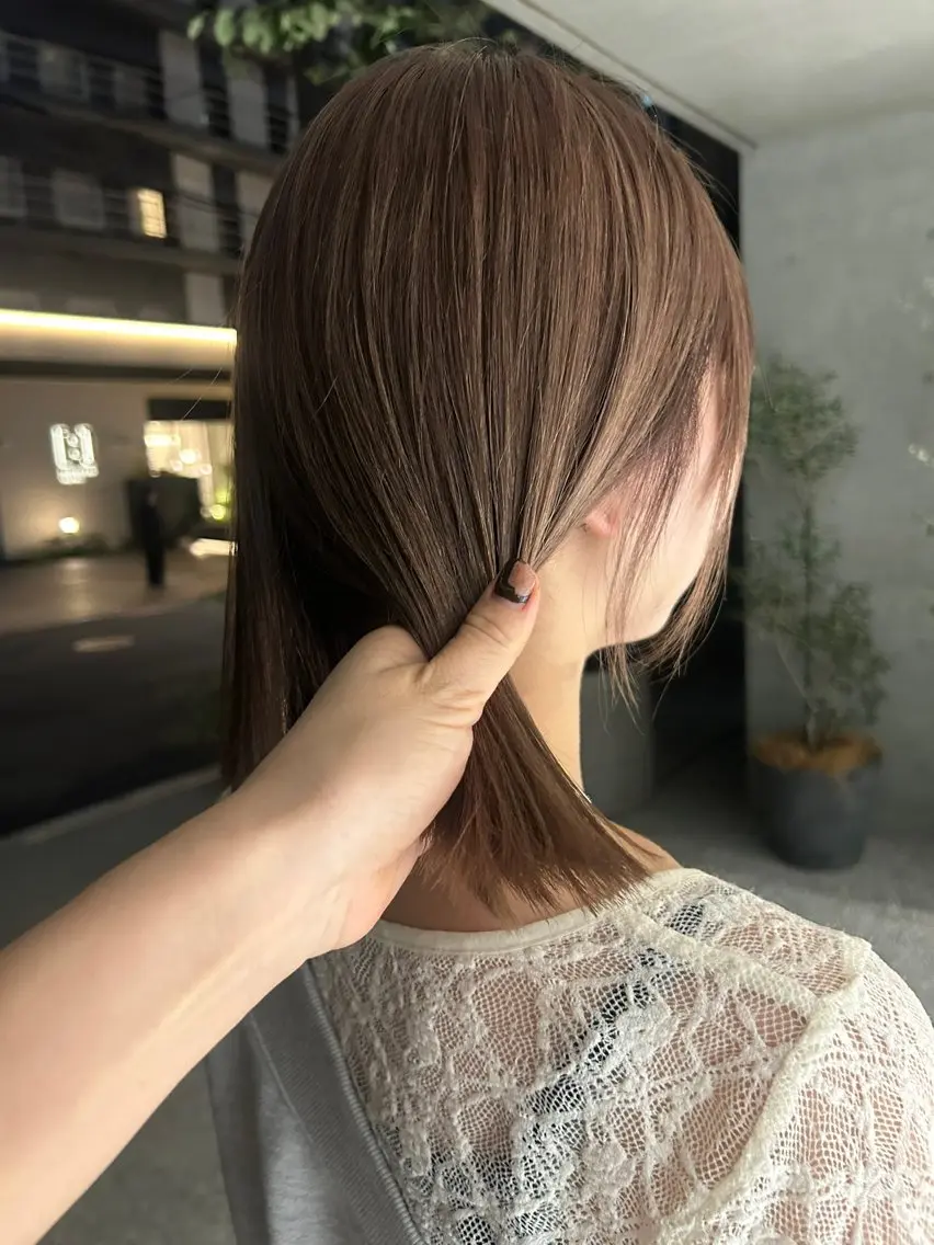 セミロング カラー ベージュカラー ブリーチ ヘアカラー 長谷川 ななこのヘアスタイル