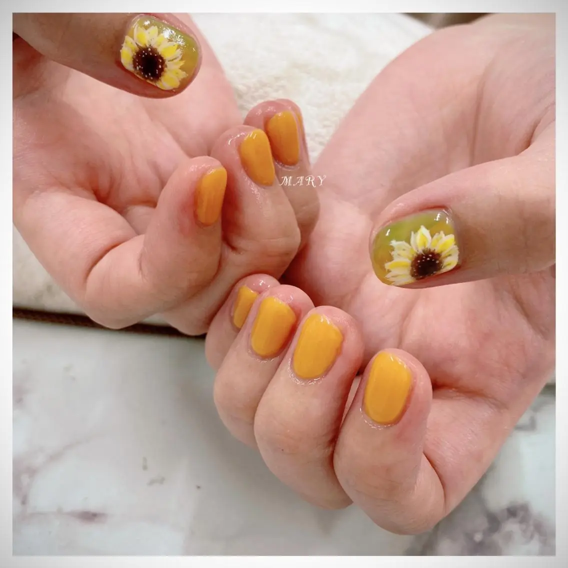 ネイル ニュアンスネイル ワンカラーネイル オレンジ 夏ネイル Mary nail .narumiのネイルデザイン