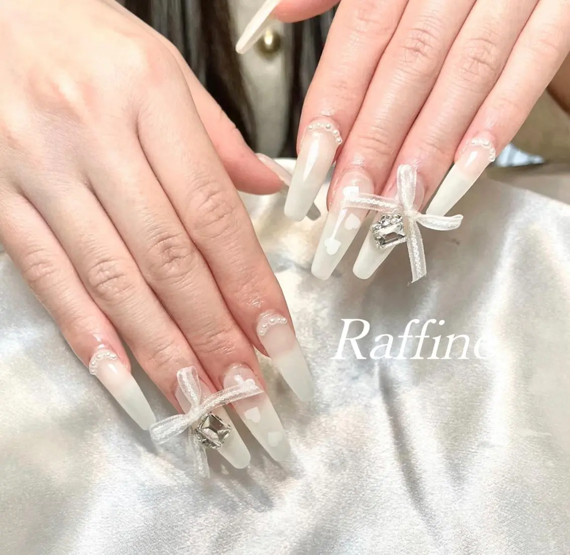 ネイル RAFFINE haru🦋🩵のネイルデザイン