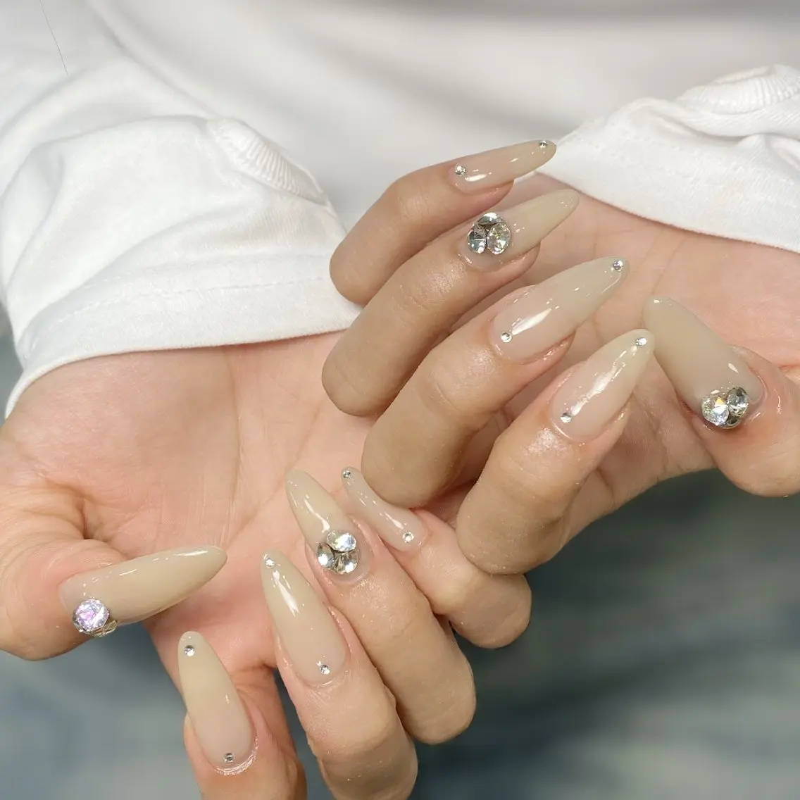 ネイル チークネイル フレンチネイル ジェルネイル ガラスフレンチ キラキラネイル ハンドネイル UM Nail Salonのネイルデザイン