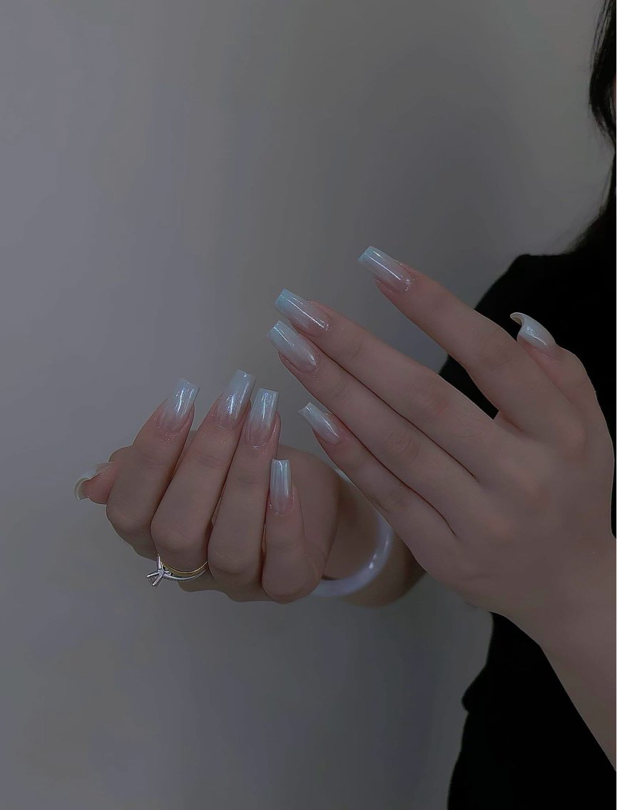 ネイル オーロラネイル 氷ネイル・うるうるネイル 韓国ネイル 水色 夏ネイル ハンドネイル キラキメ 博多nail💅のネイルデザイン