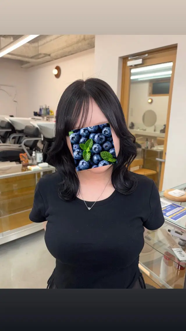 ミディアム カラー パーマ ヘアアレンジ 透明感カラー パープルカラー くびれヘア 外ハネヘア yelm府中 ユリのヘアスタイル
