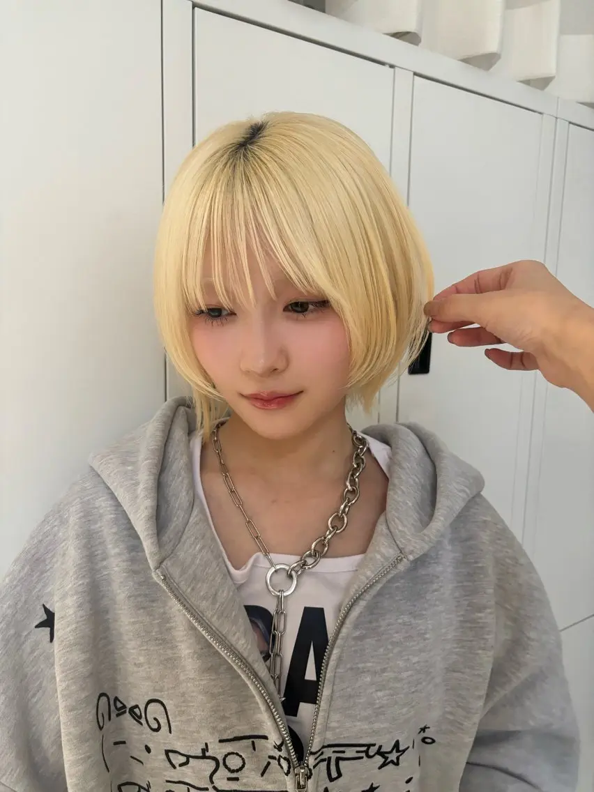 ショート カラー カット ヘアカラー トリートメント ボブ🩵 ハイトーン🩵風愛のヘアスタイル