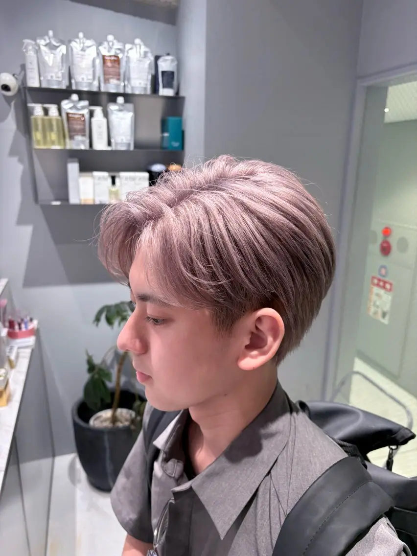 ショート カラー メンズ グレージュ カット ヘアカラー トリートメント 新宿ケアブリーチ 🦖NANAのヘアスタイル