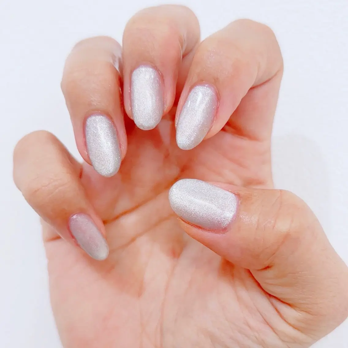 ネイル マグネットネイル ホワイト MYu Beauty Salon  MAIのネイルデザイン