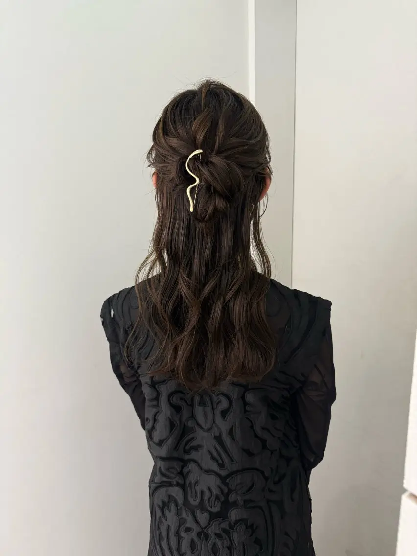 セミロング ヘアアレンジ ハーフアップ 結婚式・ブライダル ヘアセット 卒業式お呼ばれ🕊️ ヘアセット✴︎ミキのヘアスタイル