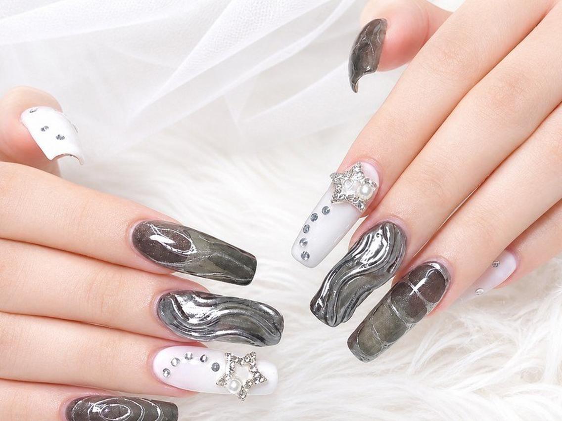 ネイル ミラーネイル ハンドネイル Lili Nail Studio西荻窪店のネイルデザイン