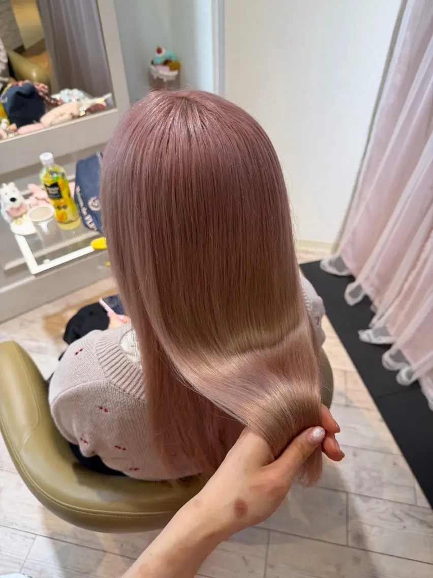 ロング カラー ベージュカラー ピンクカラー ピンクベージュ ホワイトピンク ホワイトピンクベージュ ハイトーン/アレンジ かなで⊹ ࣪ ˖⟡のヘアスタイル