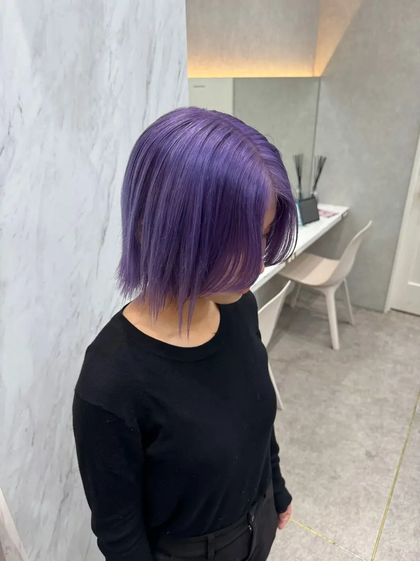 ミディアム カット ヘアカラー トリートメント karin ボブハイトーンのヘアスタイル