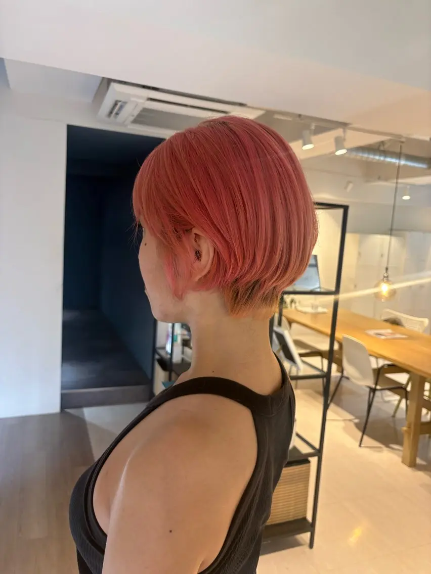 ショート ニトウ レイナのヘアスタイル