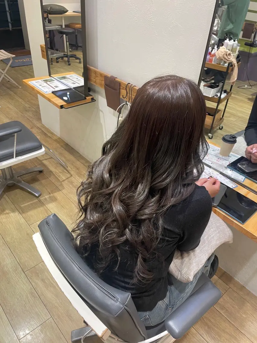 ロング カラー 透明感カラー 暖色カラー/レイヤー 唯菜 ﾕｲﾅのヘアスタイル