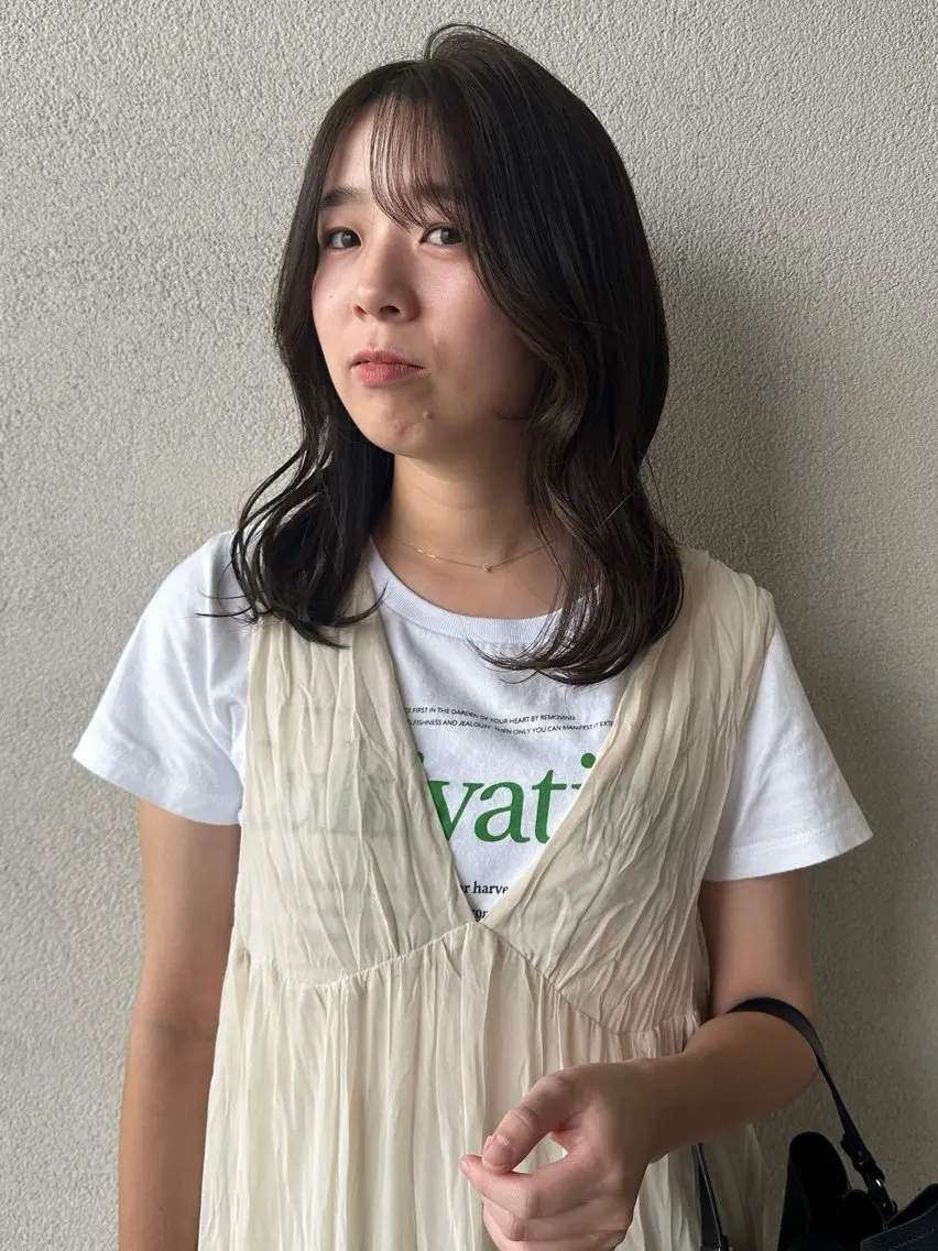 セミロング カラー 久松 美乃莉のヘアスタイル