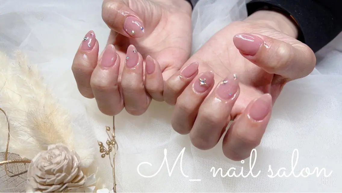 ネイル シンプルネイル M_ nail salonのネイルデザイン