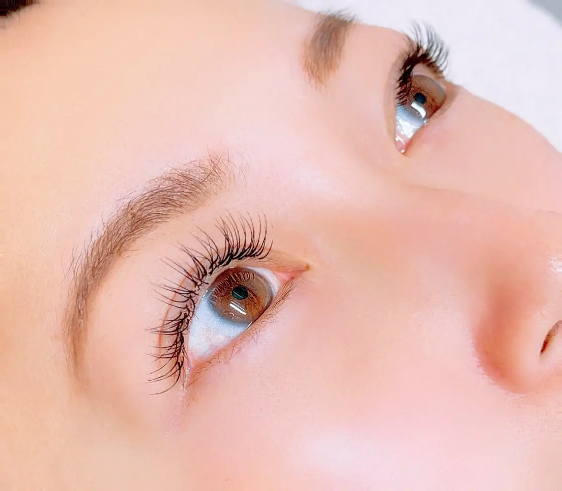 マツエク・マツパ フラットラッシュ iibi eyelashのマツエク・マツパデザイン