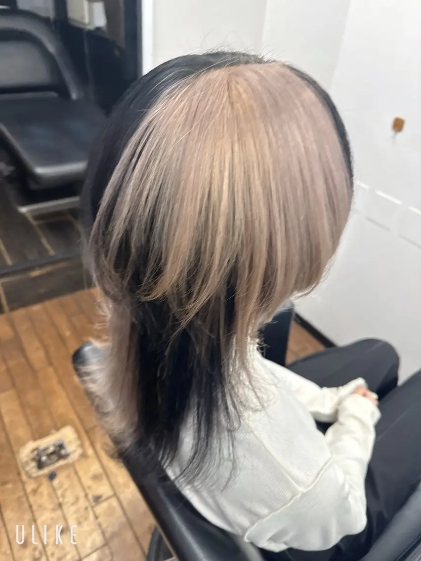 セミロング カラー デザインカラー Yurina ブリーチ特化のヘアスタイル