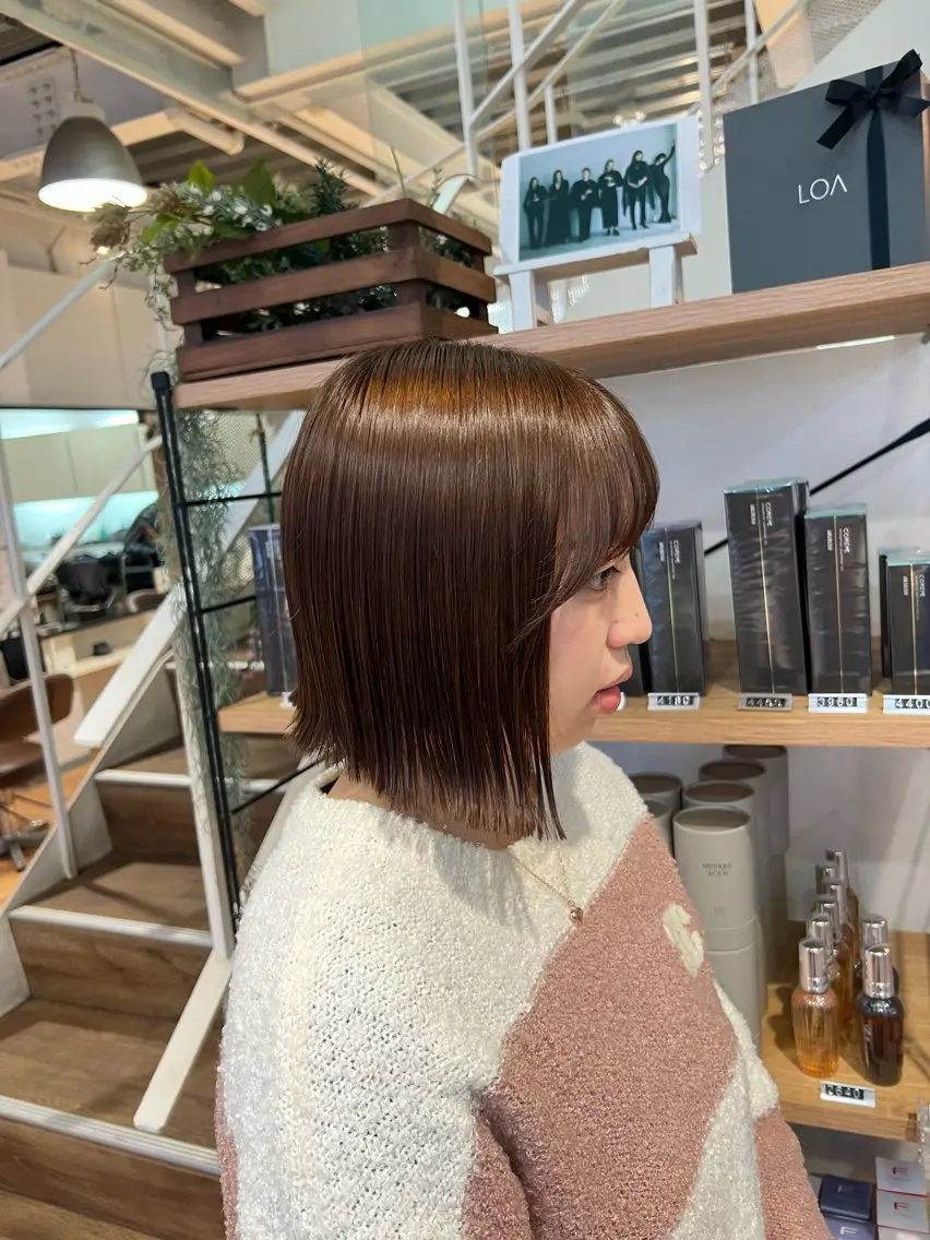 ミディアム カラー 切りっぱなしボブ ブラウンカラー ショコラブラウン ボブ カット ヘアカラー トリートメント インナーカラー♡ Nanakoのヘアスタイル