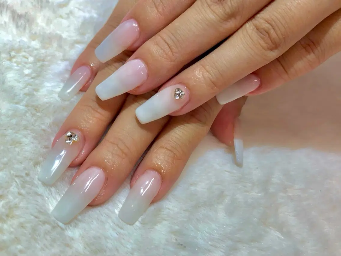 ネイル 長さ出し シンプルネイル ハンドネイル 心斎橋Salon Epokkuのネイルデザイン