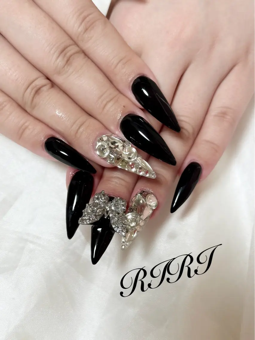ネイル ジェルネイル ロングネイル スカルプネイル シルバー シンプルネイル riri オーナーのネイルデザイン