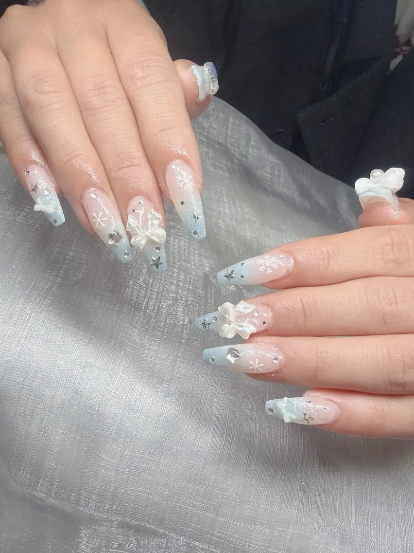 ネイル 長さ出し グラデーション 卒業式 キラキラネイル マグネットネイル ハンドネイル Lee Nailsのネイルデザイン
