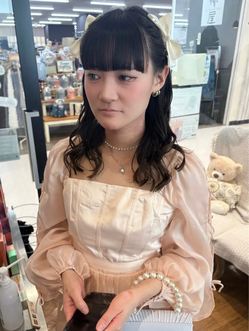 セミロング ヘアアレンジ ヘアセット アレンジ&ショート 💙YUKINOのヘアスタイル