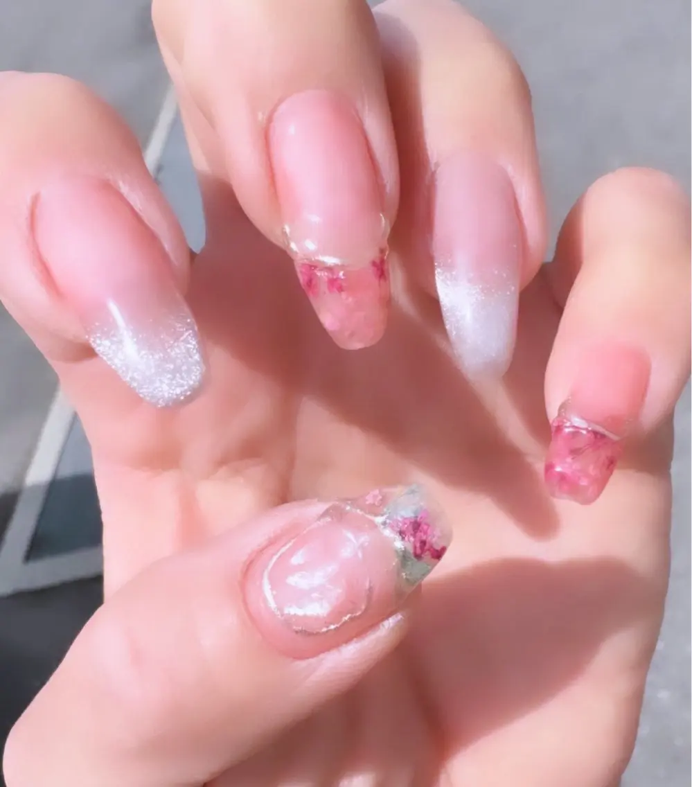 ネイル フラワーネイル マグネットネイル ニュアンスネイル Allure Yuuのネイルデザイン