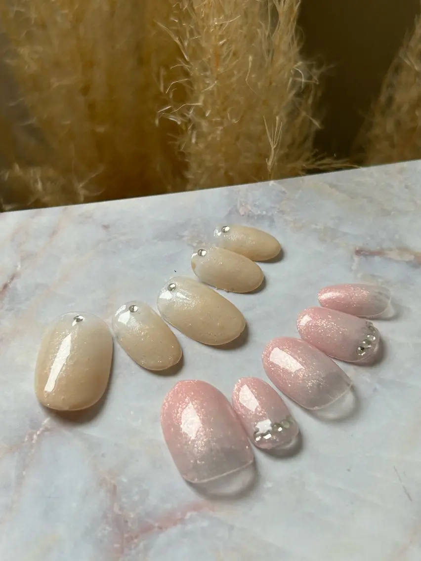 新規限定 お試しカラーグラデーション3980円SS5クリスタル10粒付き ネイル初めての方、お呼ばれに軽くやりたいなどの写真