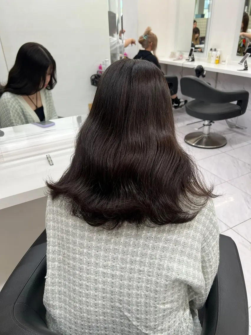 セミロング カラー ふわっと抜け感🫧 ブラウンベージュ🤎のヘアスタイル