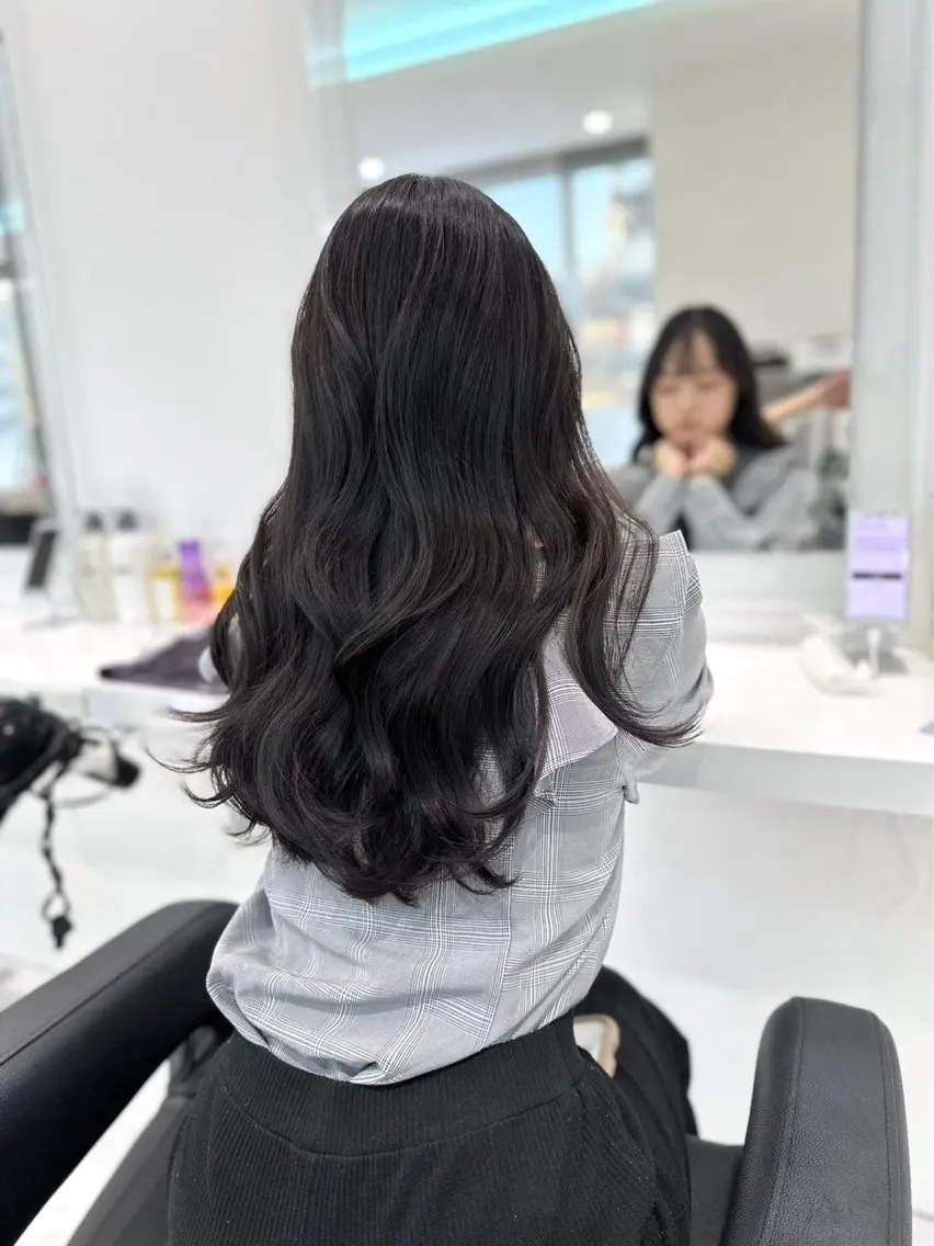 カラー 🪽ハイトーン🏹 ブリーチ🫧海志🍿のヘアスタイル
