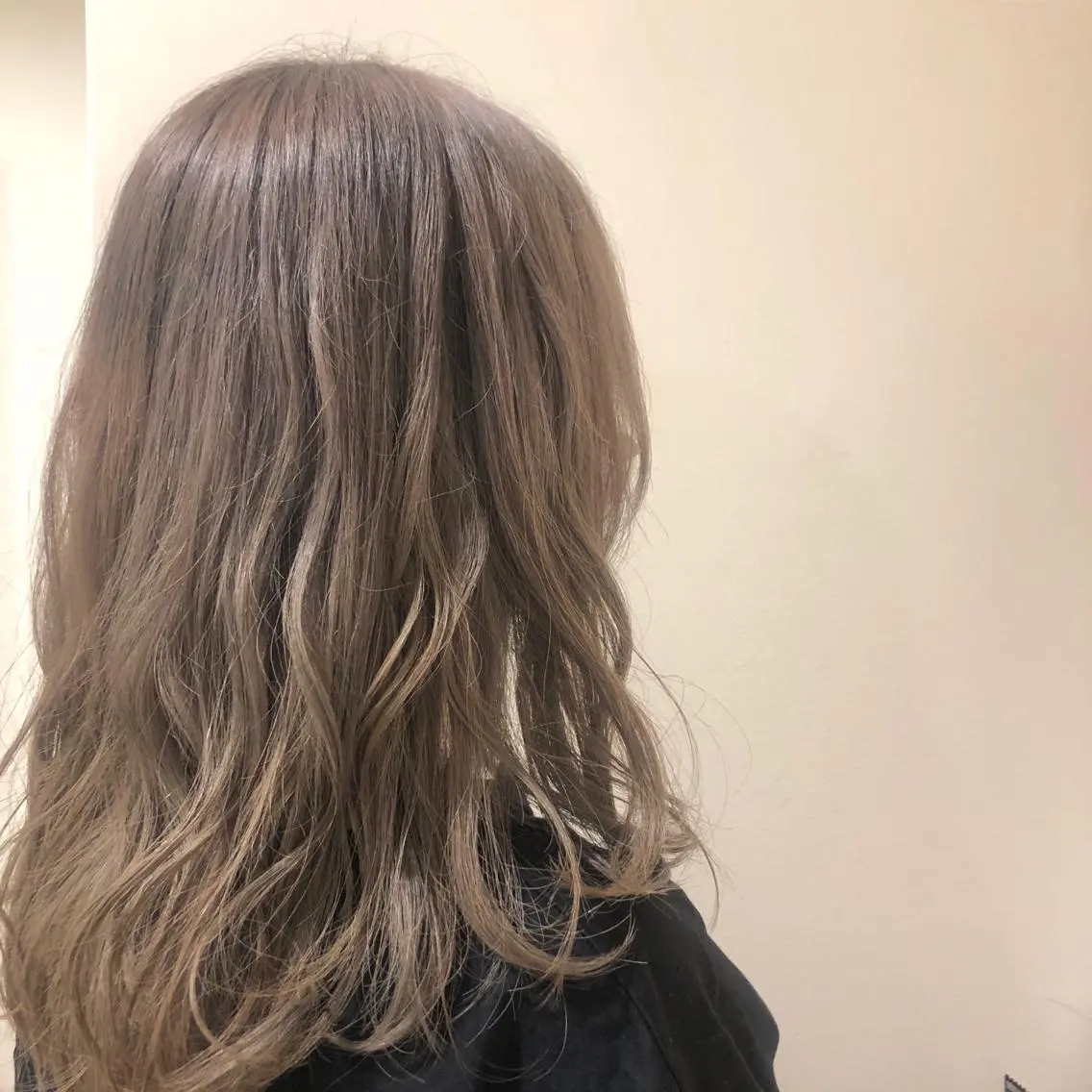 セミロング カット ヘアカラー トリートメント ニイムラ ミキのヘアスタイル