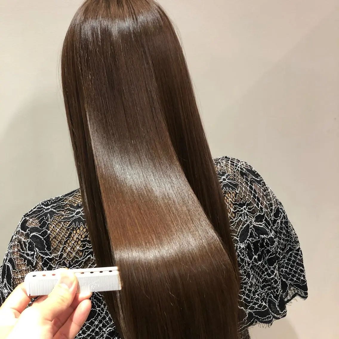本格的な髪質改善しながらカラー✨イオル髪質改善+カラーの写真