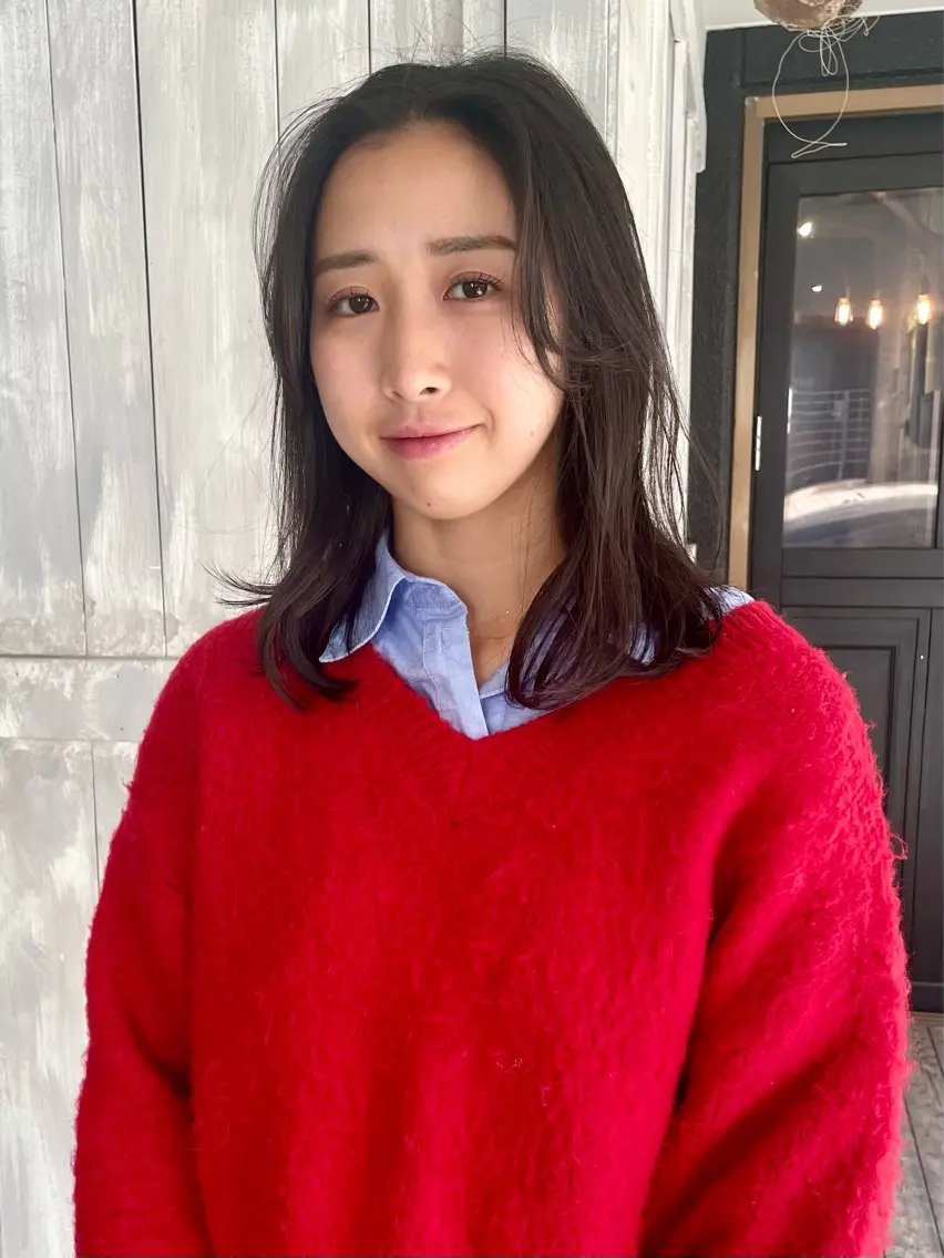 ミディアム 塩谷 雪花のヘアスタイル