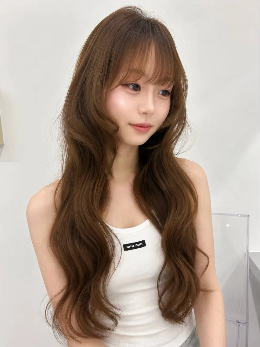 ロング ヘアカラー 【 ViVIE 】 トモ／透明感カラーのヘアスタイル