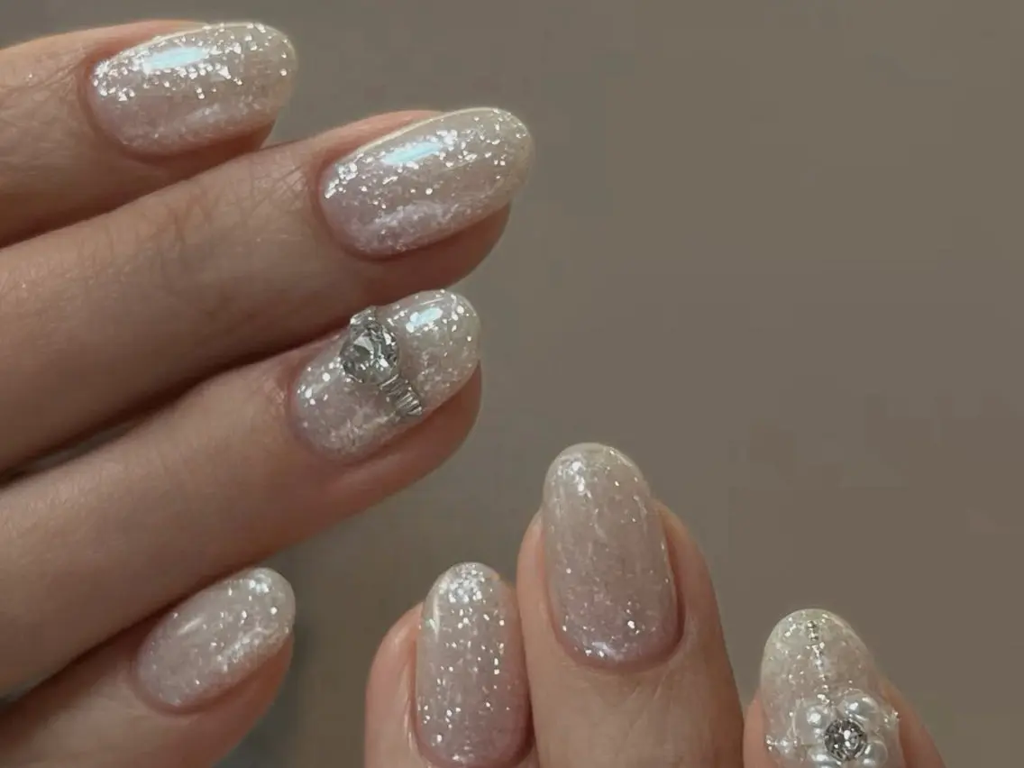 ネイル オーロラネイル 長さ出し フレンチネイル ジェルネイル ガラスフレンチ Rela・S NAILのネイルデザイン