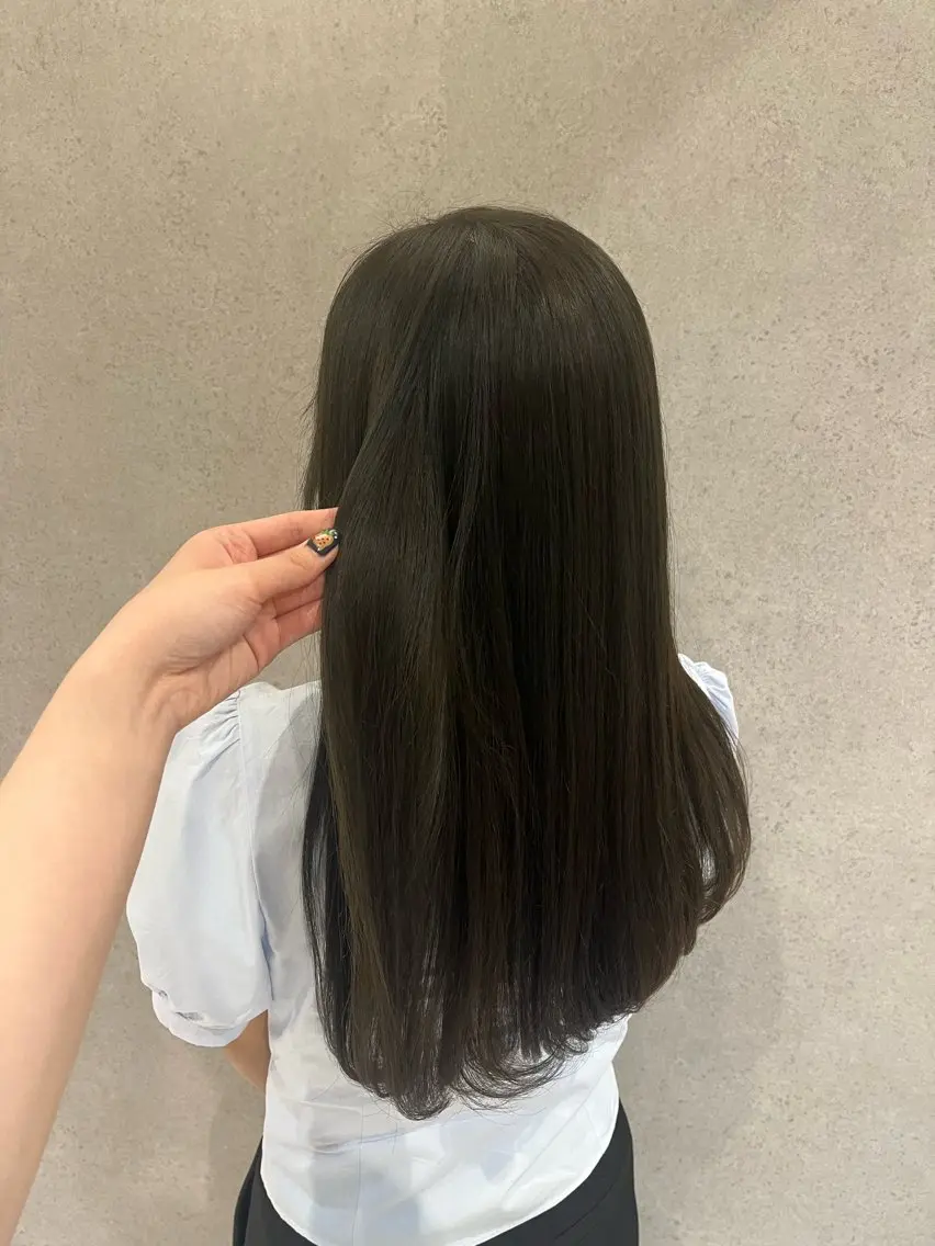 カラー 相田 佳乃のヘアスタイル