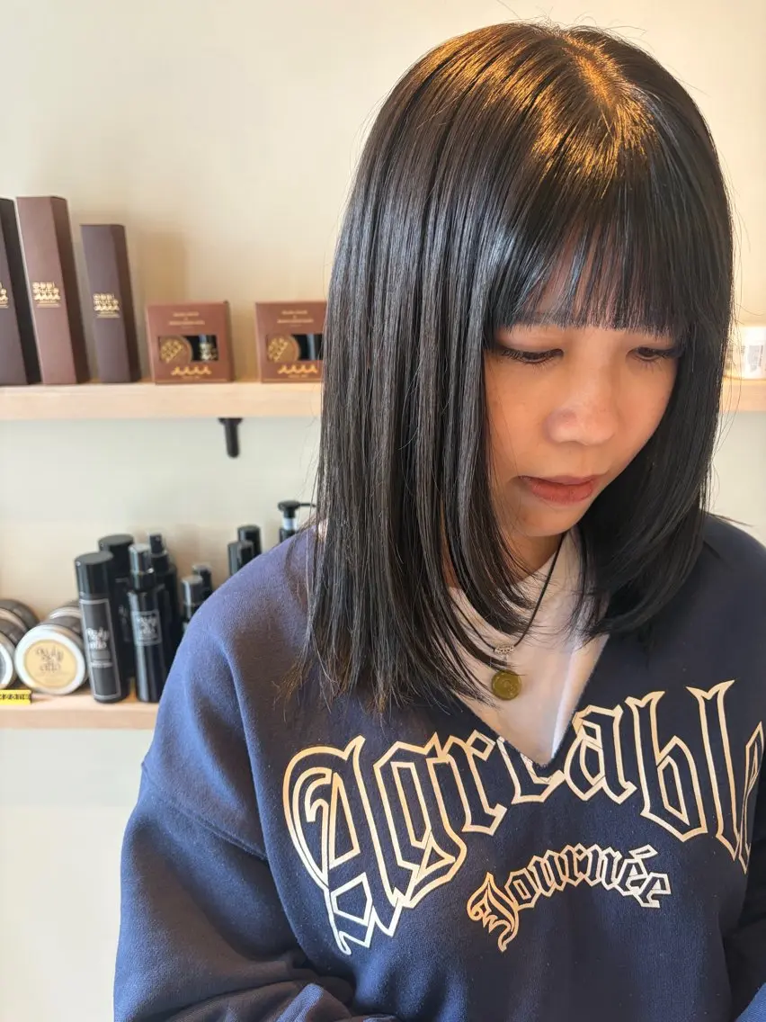 セミロング カット アイナ ROCCOのヘアスタイル