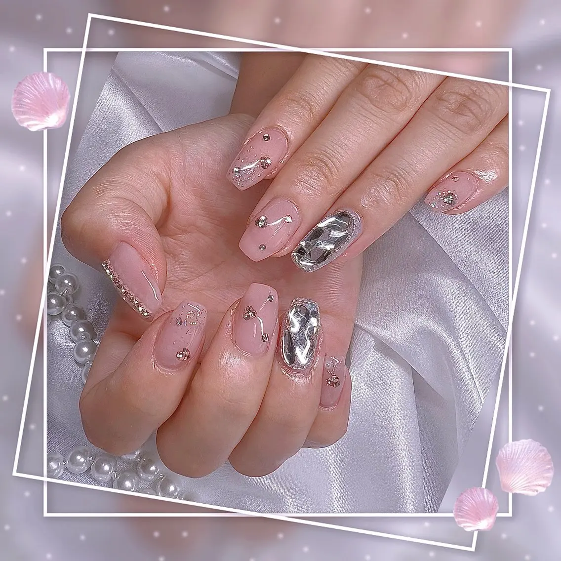 ネイル フレンチネイル グラデーション キラキラネイル 韓国ネイル マグネットネイル ハンドネイル Chill Nailsalonのネイルデザイン