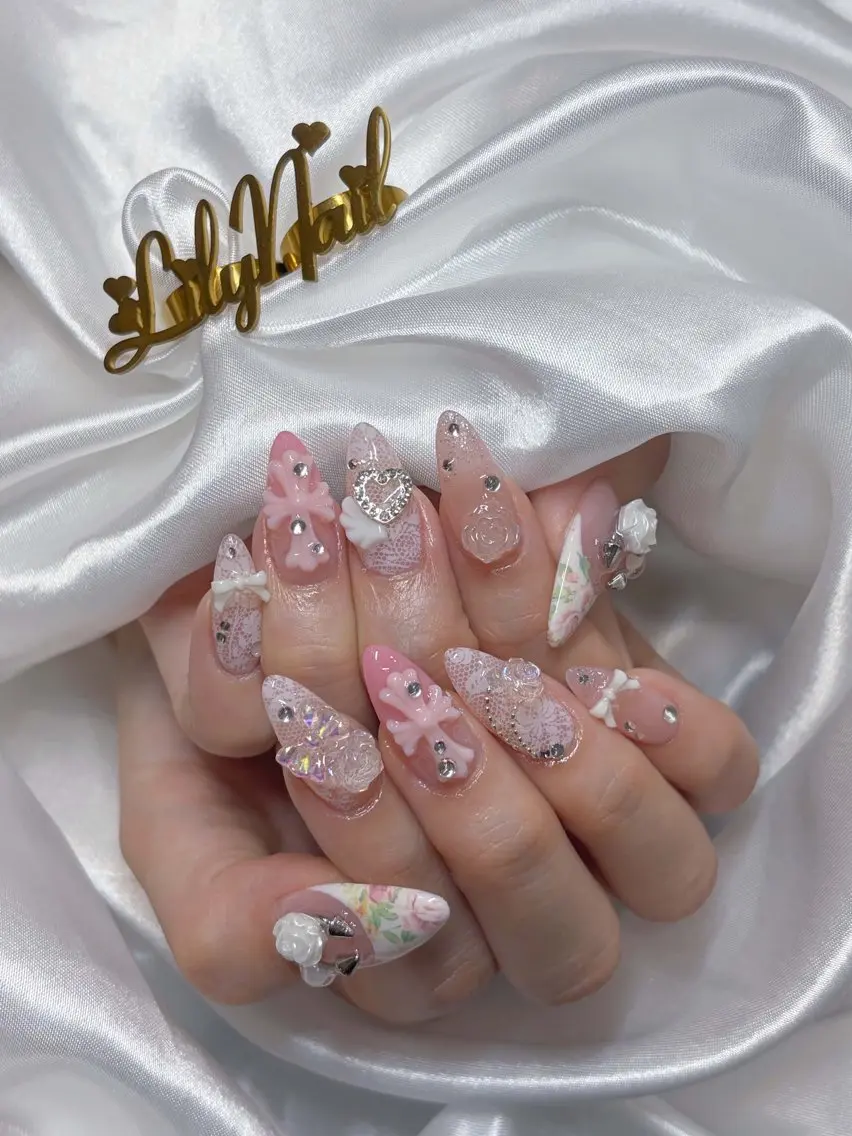 ネイル MIKA LILYのネイルデザイン