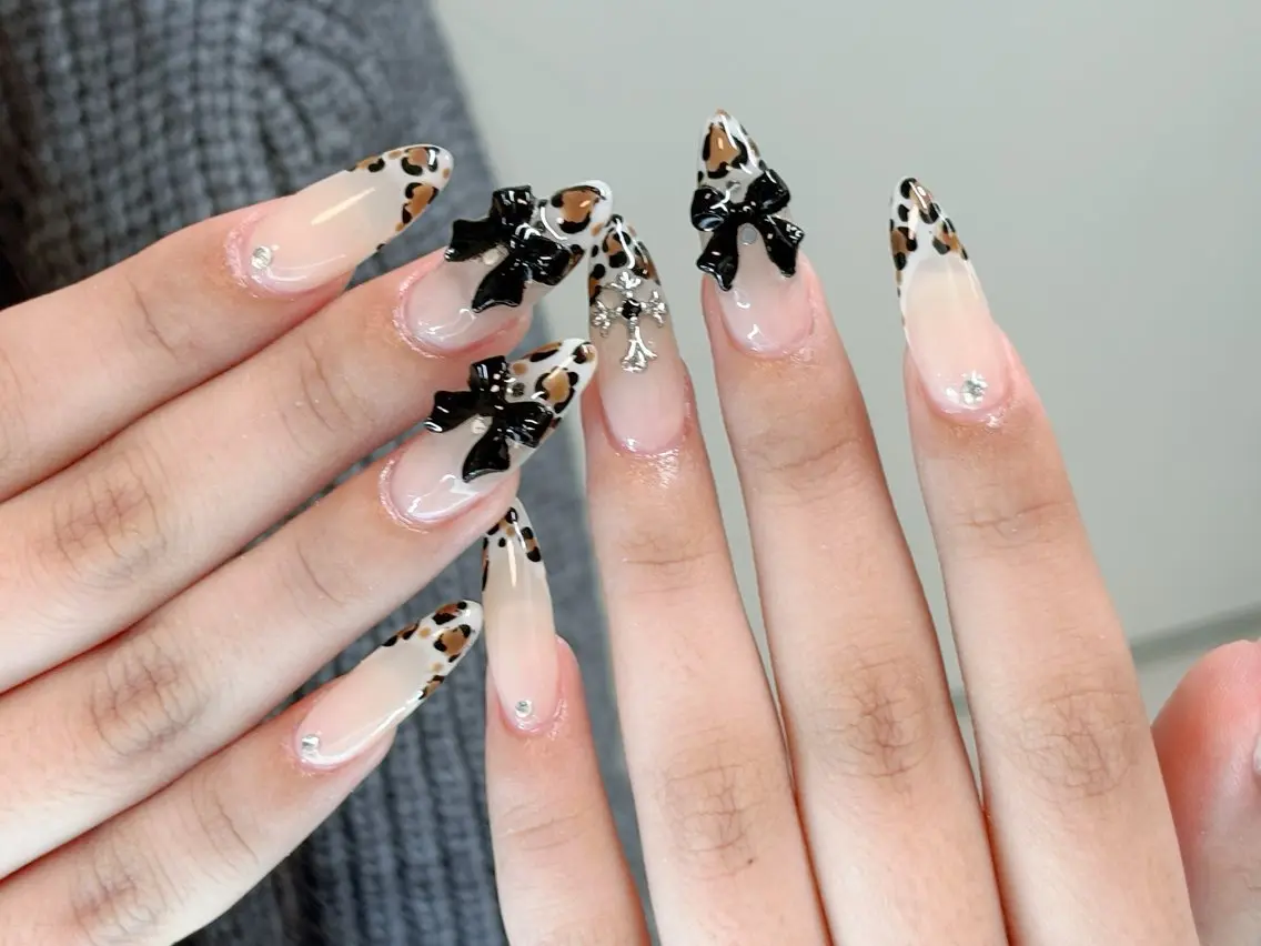 ネイル ジェルネイル 韓国ネイル ニュアンスネイル パラジェル ワンホンネイル Kaori Nailのネイルデザイン