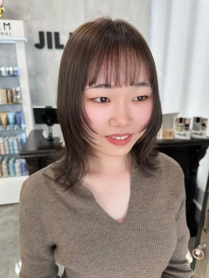 ミディアム ボブレイヤー ボブ レイヤーカット 鈴木 菜々映のヘアスタイル