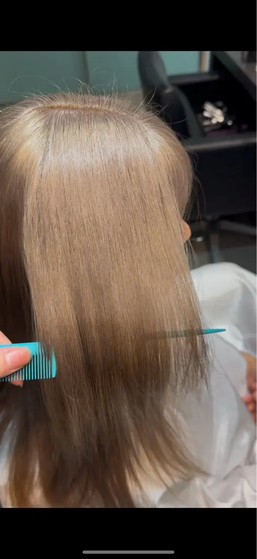 ミディアム ヘアカラー 🌈レイヤーカット/ ハイトーン🌈タクマのヘアスタイル