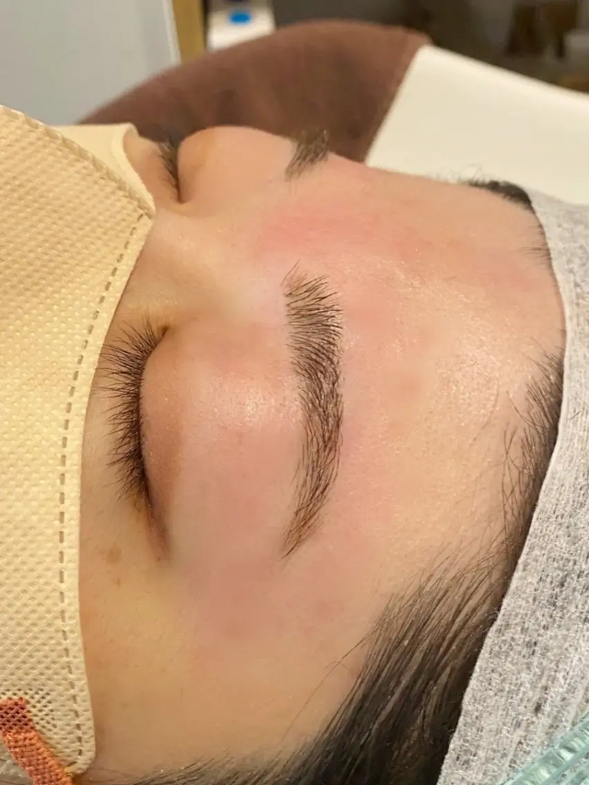 アイブロウ ワックス脱毛 眉カット 巻ける縮毛矯正/ 堺 健人のヘアスタイル