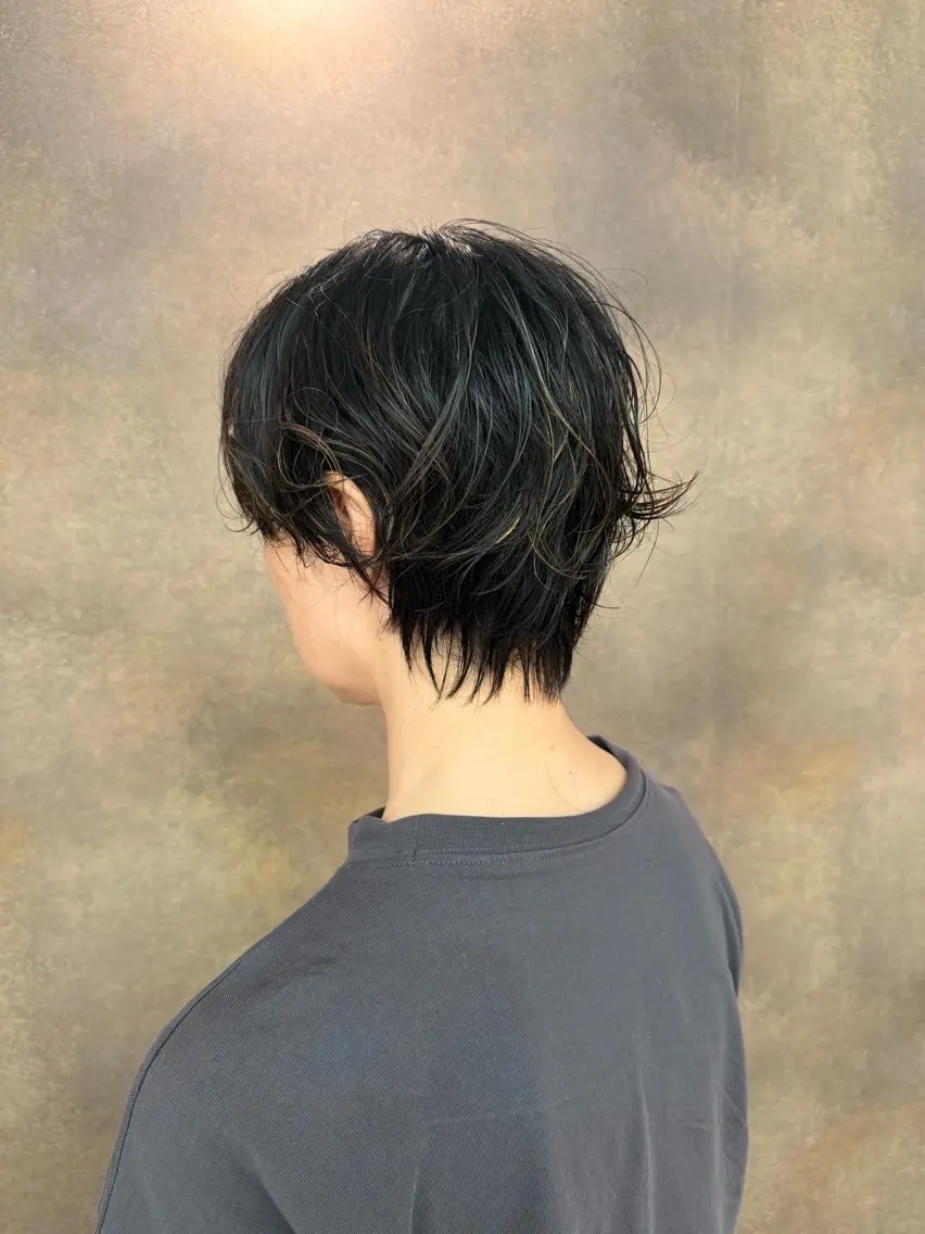 ショート パーマ カット 荻野結衣/草津 ボブ/レイヤーカットのヘアスタイル