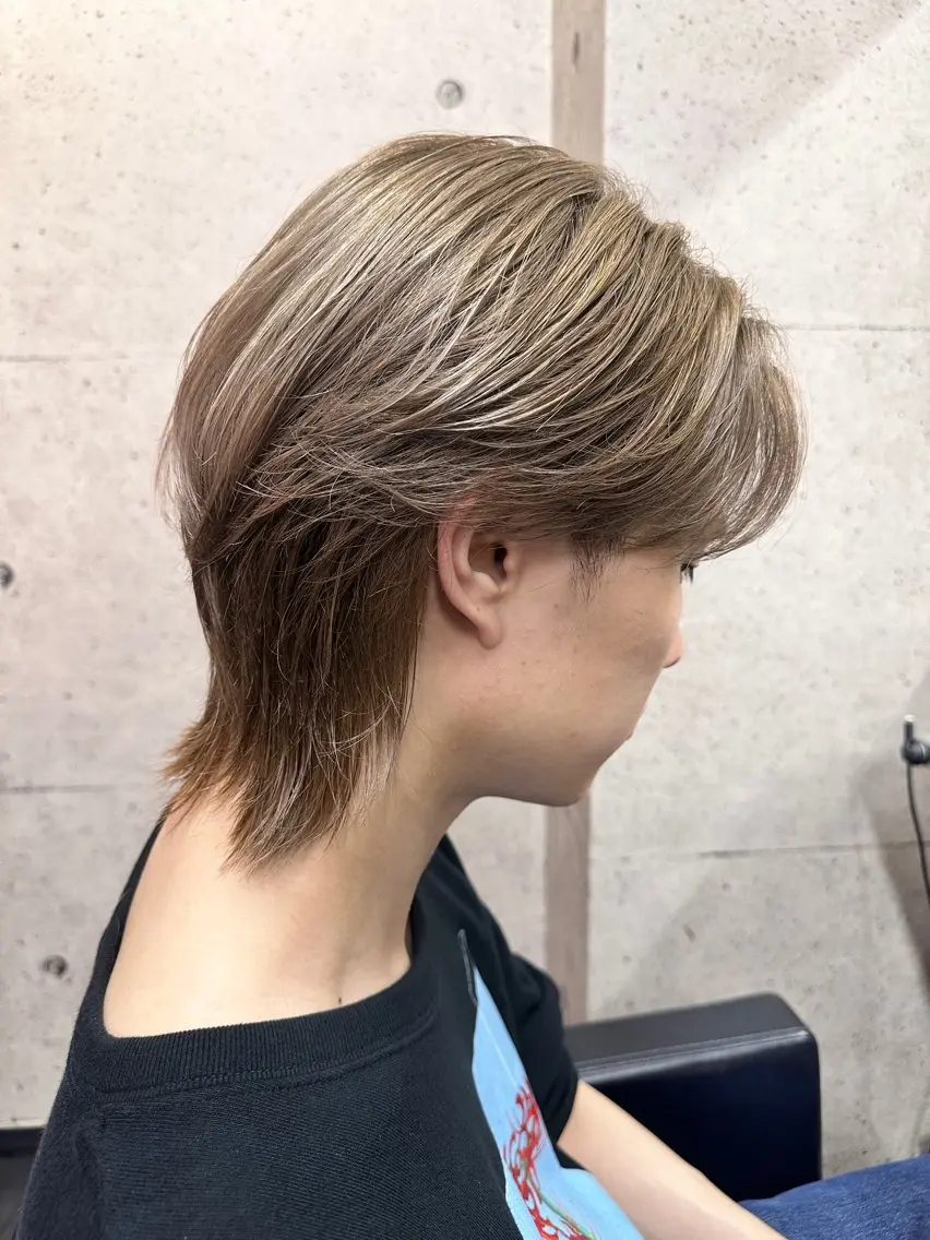 ショート メンズ メンズハイトーン メンズウルフカット ウルフカット ウルフ美容師🏆 MIZUKIのヘアスタイル