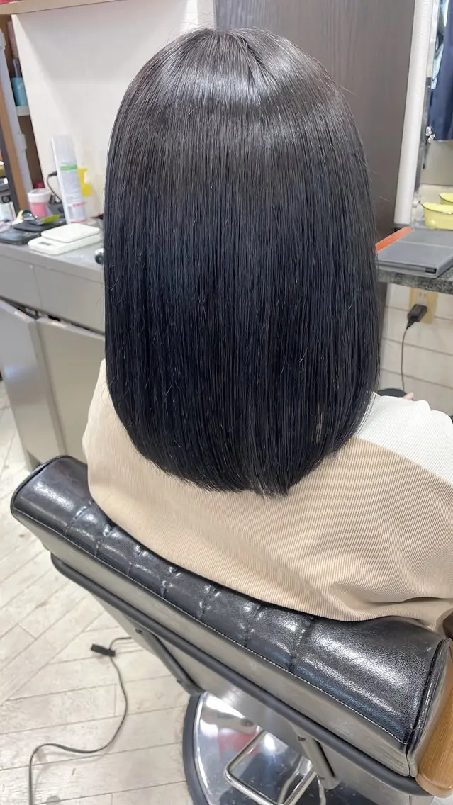 ミディアム カラー 黒髪 ブルーカラー ブルーブラック カット ヘアカラー トリートメント 【ヌーベルバレ】 ゆきみのヘアスタイル