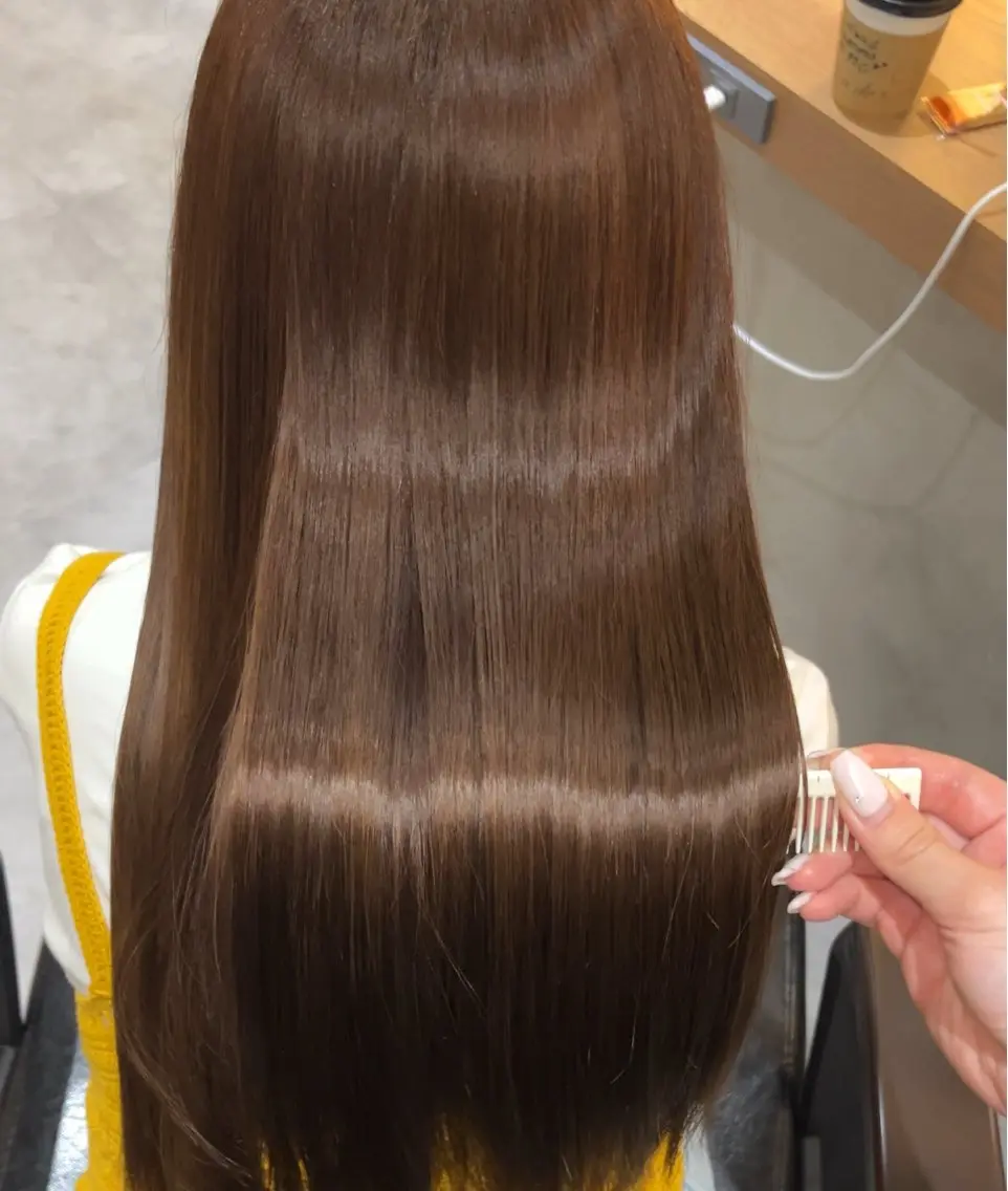 カラー ロングカット/ うる艶カラー/ユイのヘアスタイル