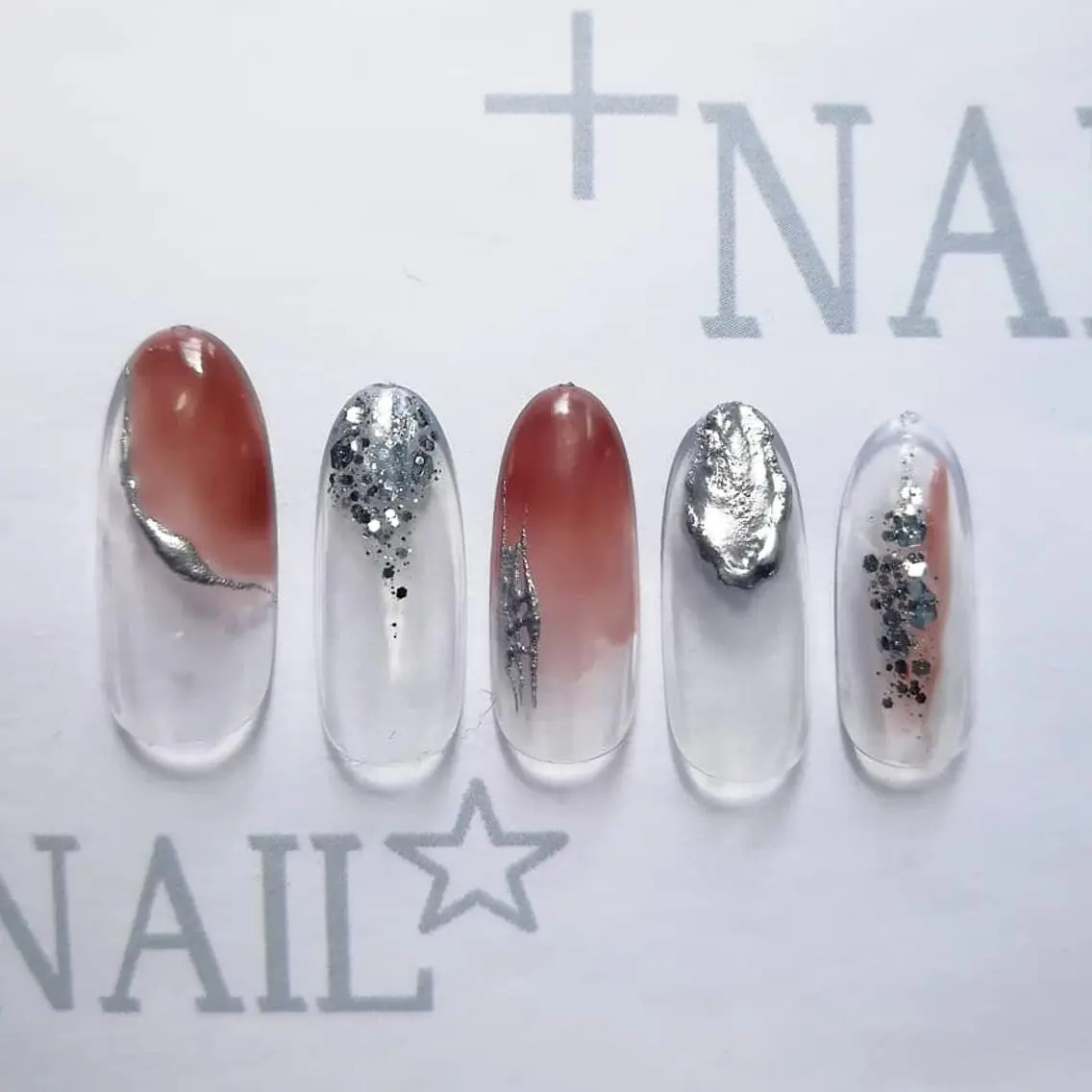 ミディアム Risus NAILのネイルデザイン