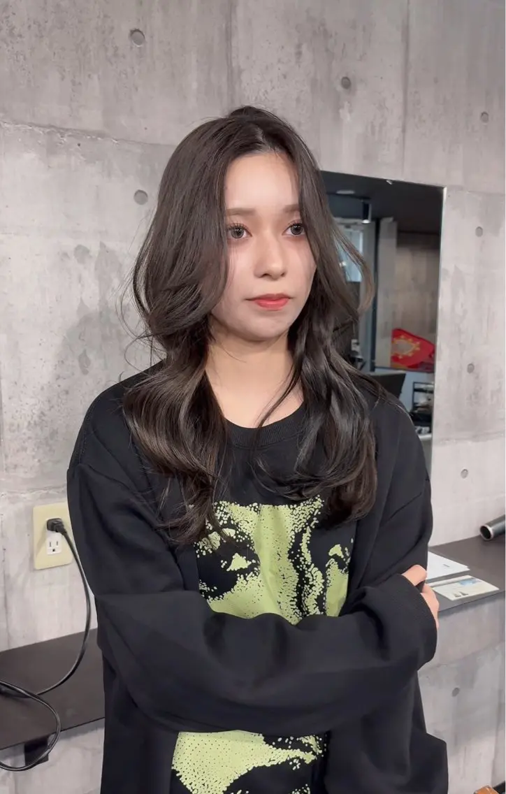 セミロング くびれヘア レイヤーカット カット ヘアカラー トリートメント 山田隆成/韓国カット バレ、ハイライト得意のヘアスタイル