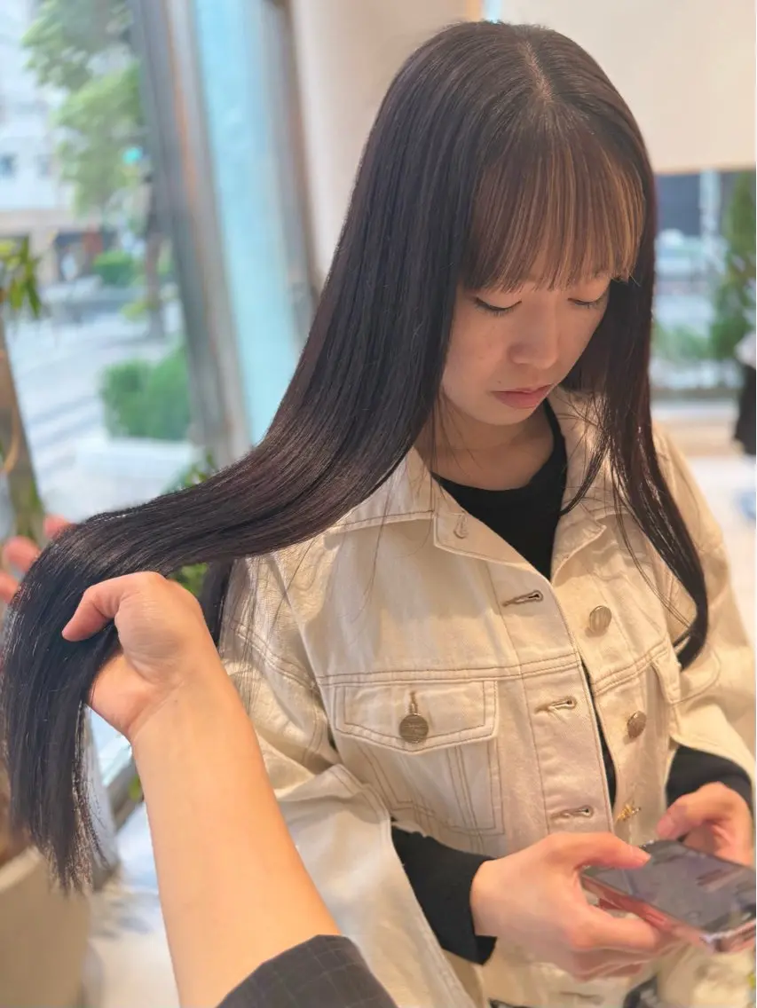ロング カラー ベージュカラー ハイトーンカラー ハイトーンベージュ ヘアカラー トリートメント ヘッドスパ ヘアセット ミオ💎ショート 透ける暗髪のヘアスタイル