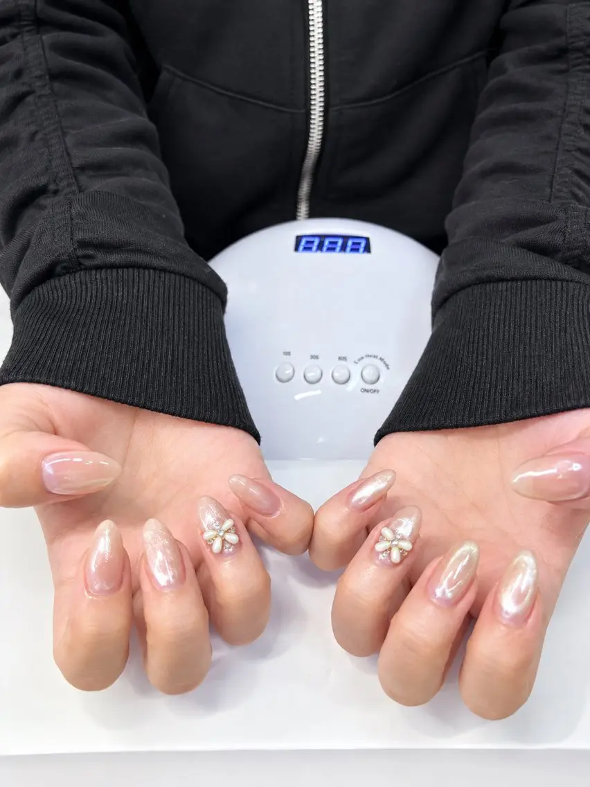 ネイル フラワーネイル ラメ(グリッター) シンプルネイル ハンドネイル Kii nailのネイルデザイン